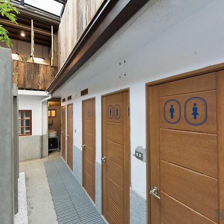 158 Hostel Tainan Bagian luar foto
