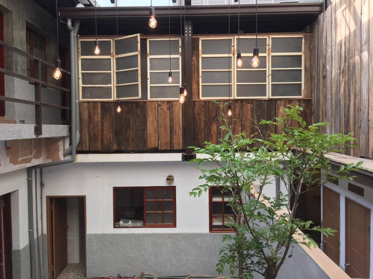 158 Hostel Tainan Bagian luar foto