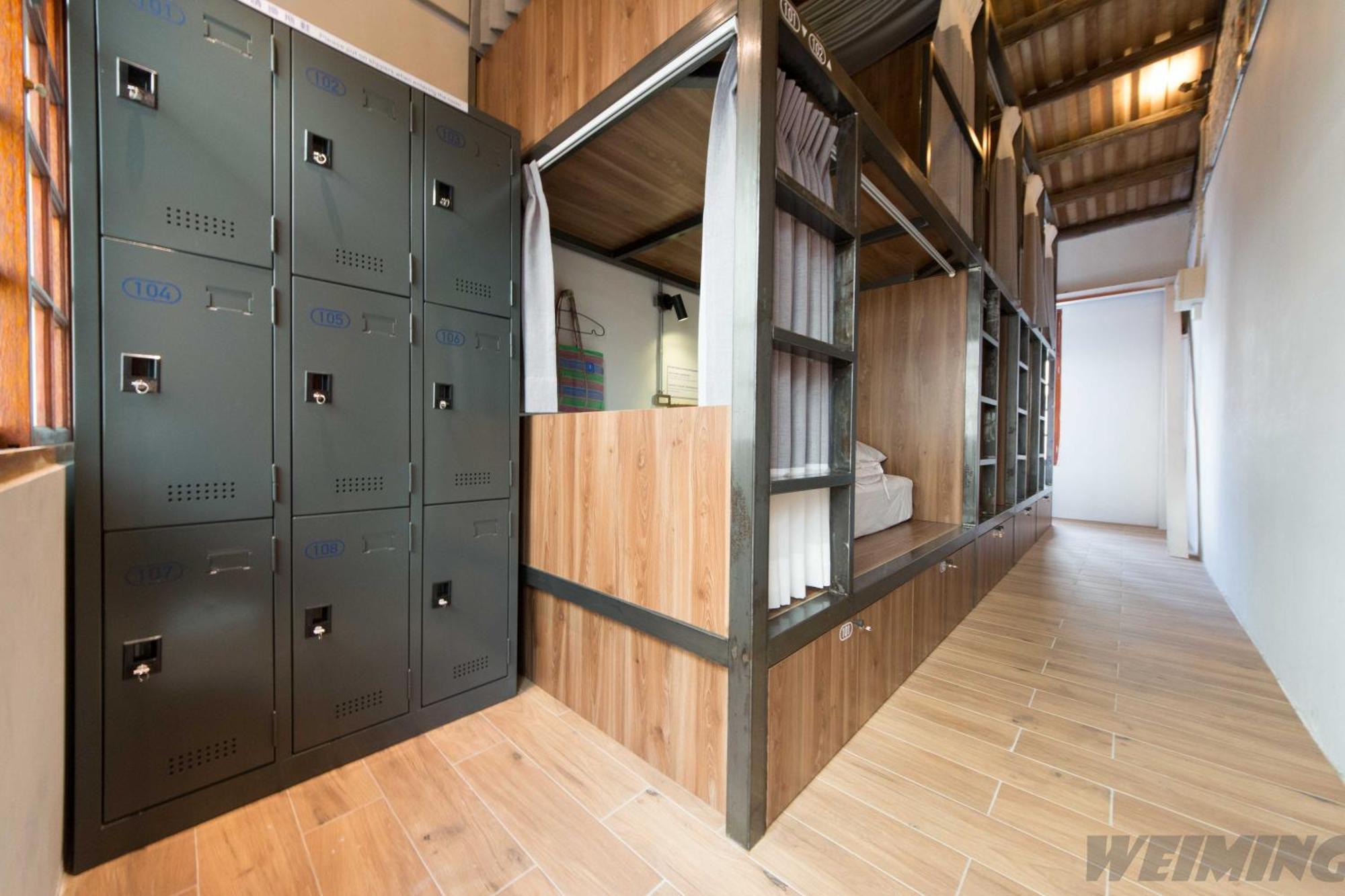 158 Hostel Tainan Bagian luar foto