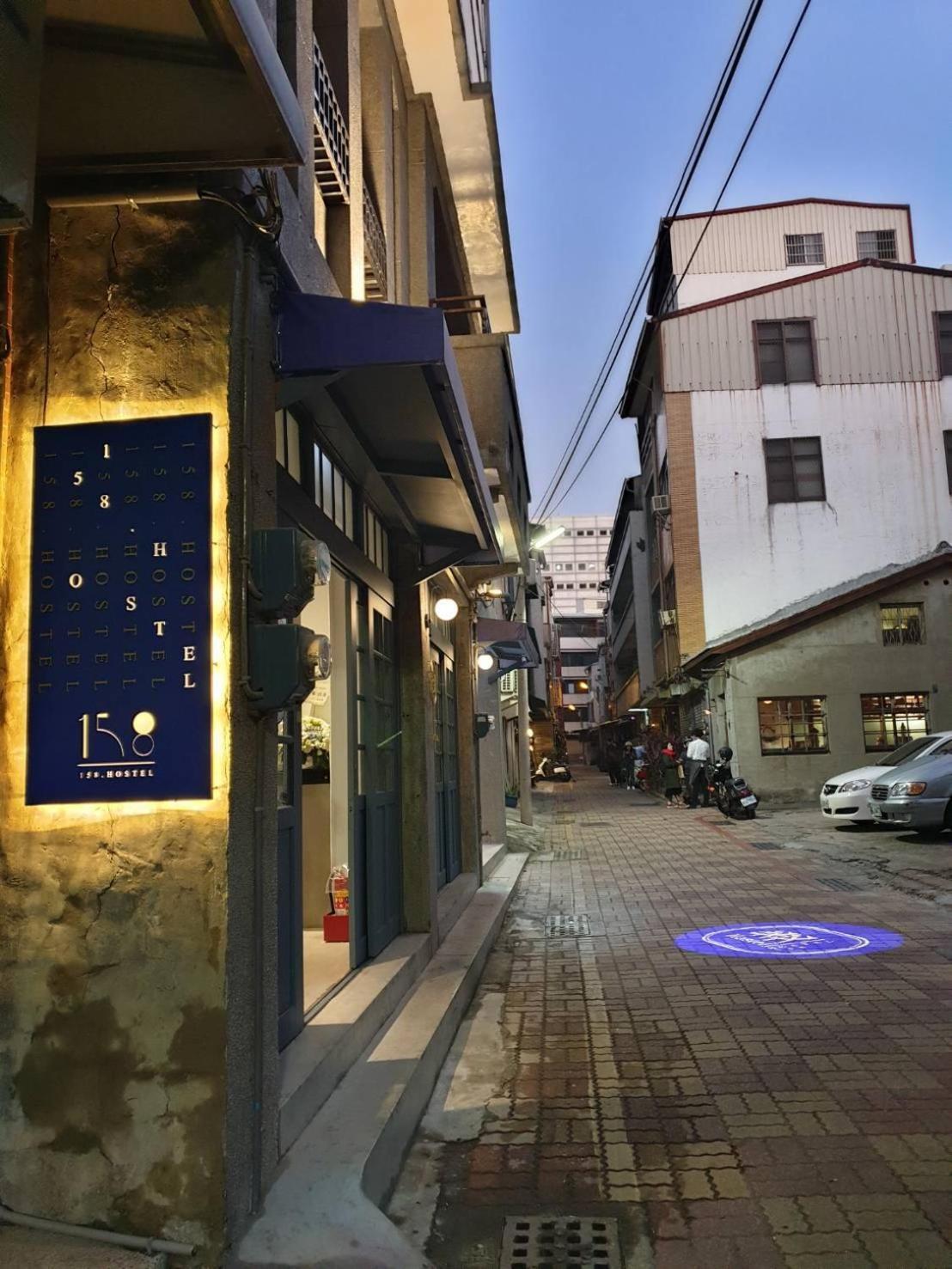 158 Hostel Tainan Bagian luar foto