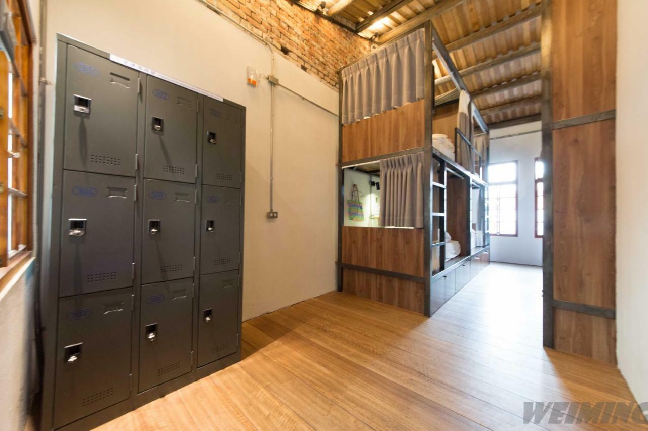 158 Hostel Tainan Bagian luar foto